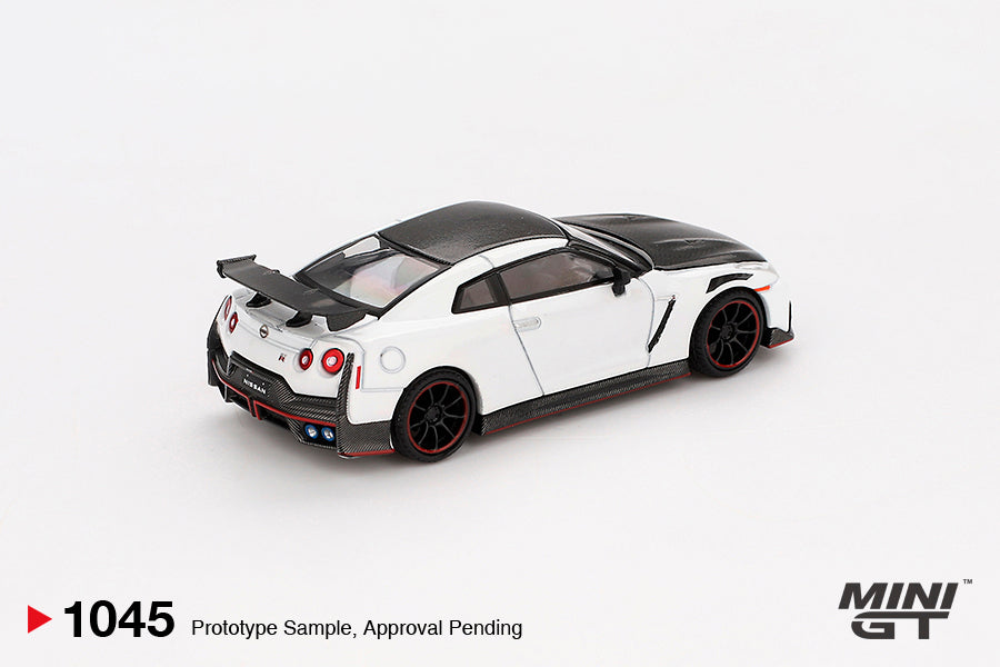 Mini GT 1045 Nissan GT-R Nismo 2024 Brilliant White Pearl