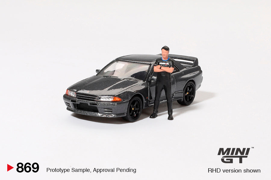 Mini GT 869 Nissan Skyline GT-R (R32) Gunmetal W/ Matsuda Figure